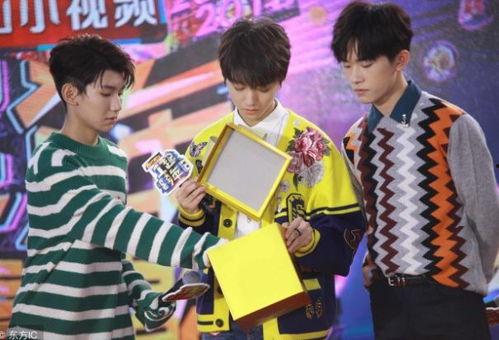 tfboys吃瓜群众,揭秘偶像背后的真实生活