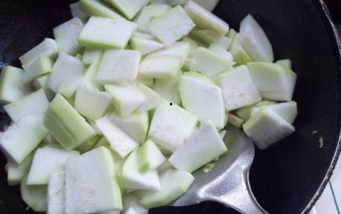 广西石灰瓜怎么吃,广西石灰瓜的多彩食法探索